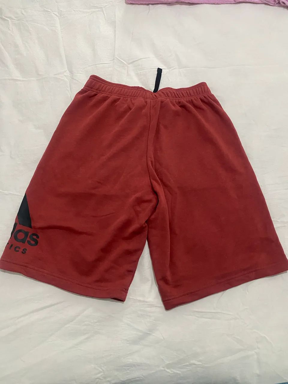 Bermuda Adidas moletom vinho (M) - Foto 2
