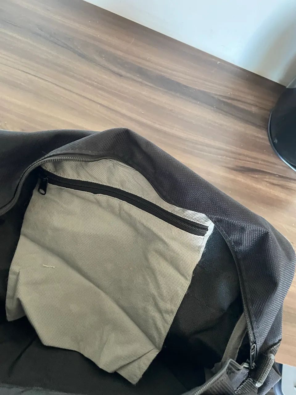 Mala extremamente espaçosa com rodas - ENTREGO E PARCELO - Foto 3