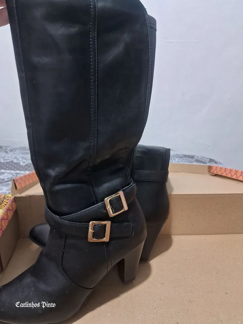 Bota preta de couro  - Foto 4