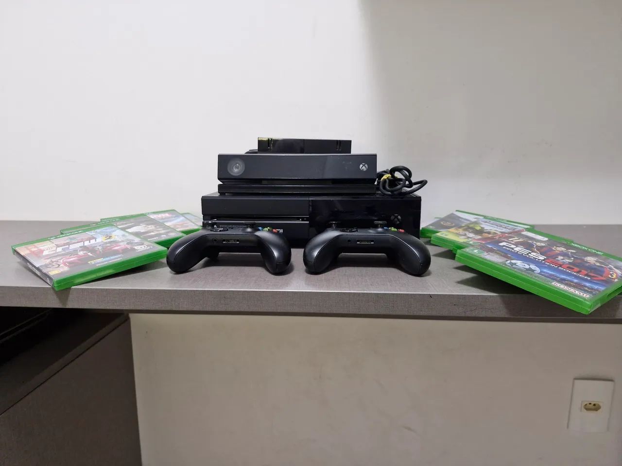 Xbox One + 2 Controles + 9 Jogos  - Foto 4