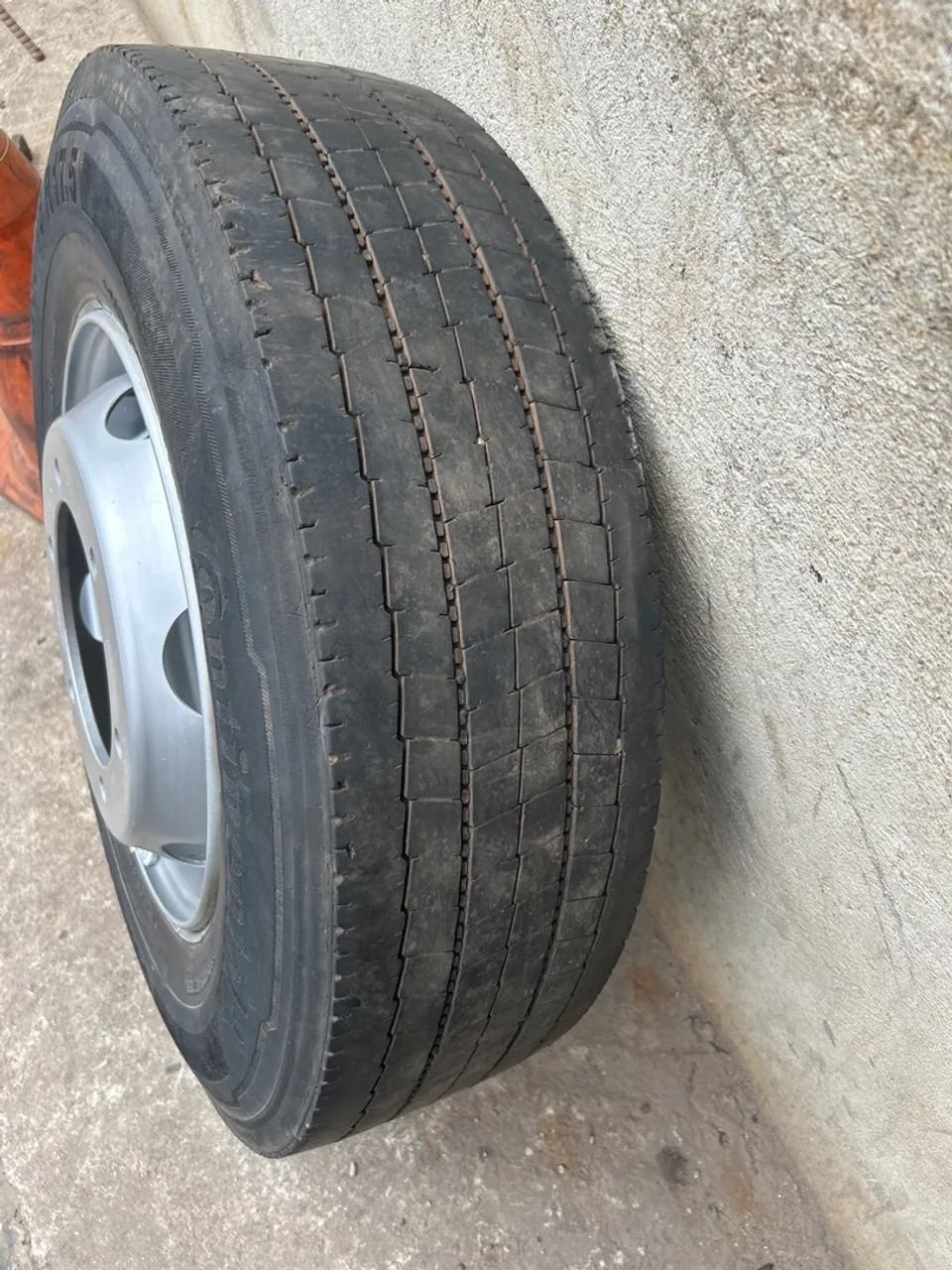 Roda caminhão 3/4 Mercedes  - Foto 2