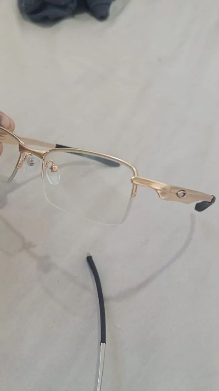 Armação Oakley 