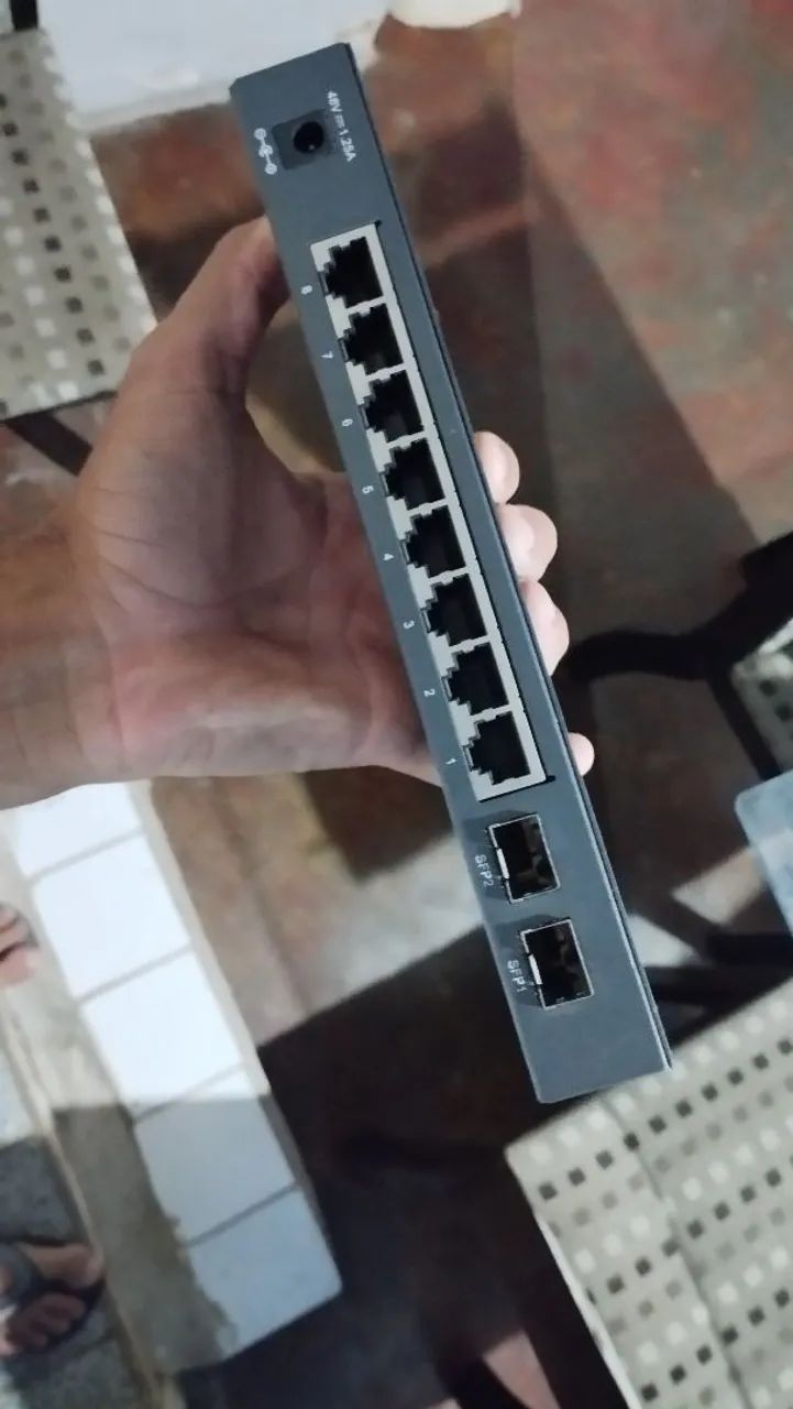 Switch TP Link  SG2210p Gigabyte 405755004768768001