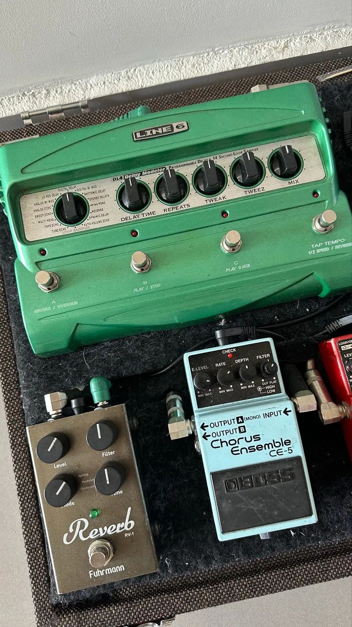 Pedais de delay, reverb e volume  - Foto 2