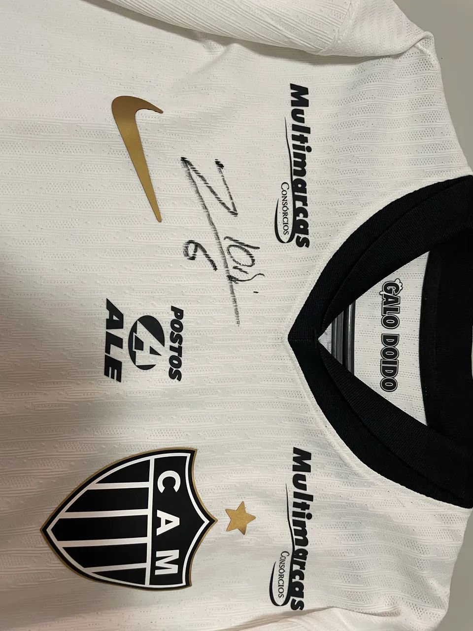 Camisa ll Atlético Mineiro autografada  - Foto 5