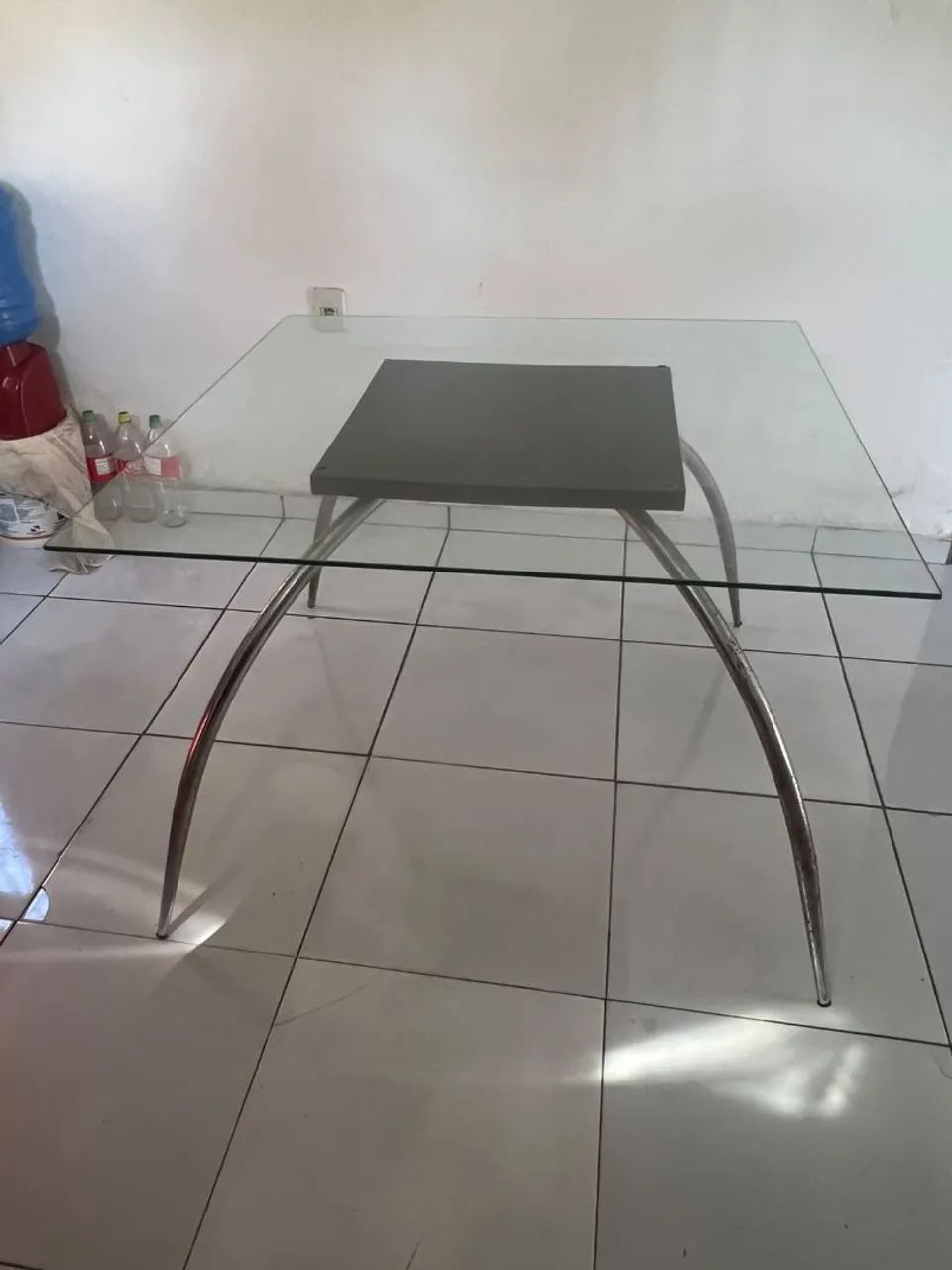 MESA DE JANTAR C/ TAMPO DE VIDRO 