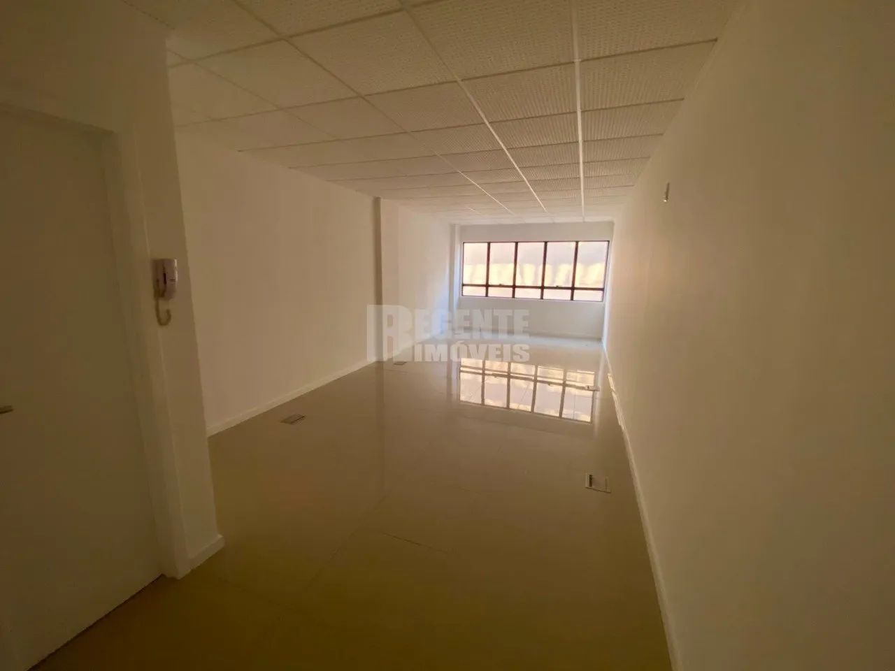 Ótima sala comercial para locação no bairro Itacorubi! - Foto 4