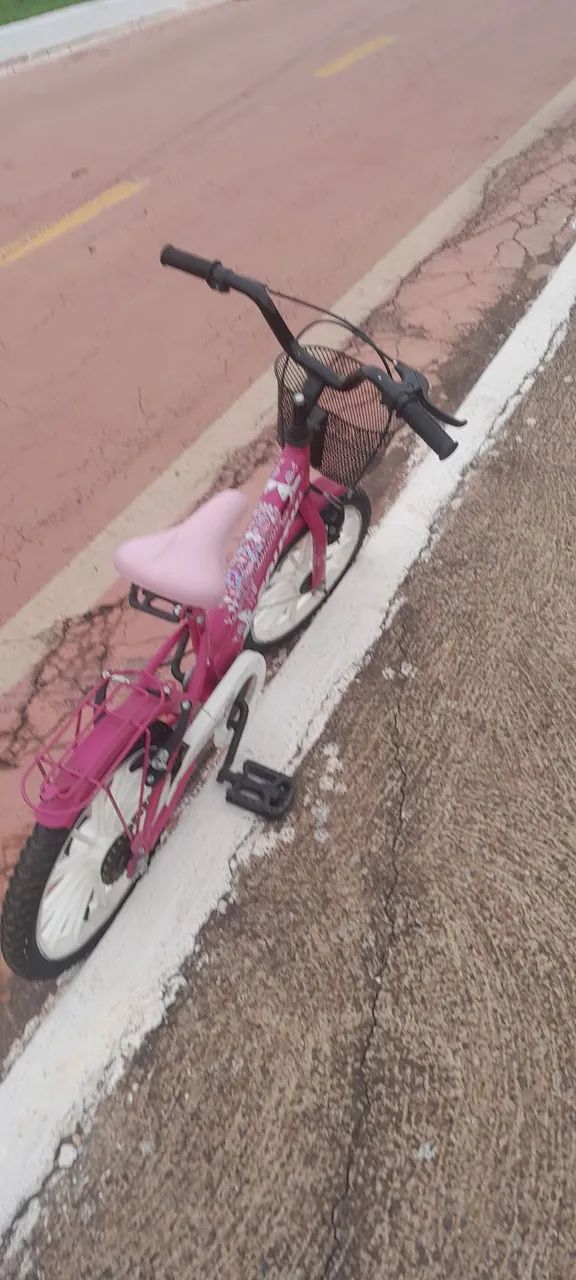 Bicicleta infantil semi nova  - Foto 4