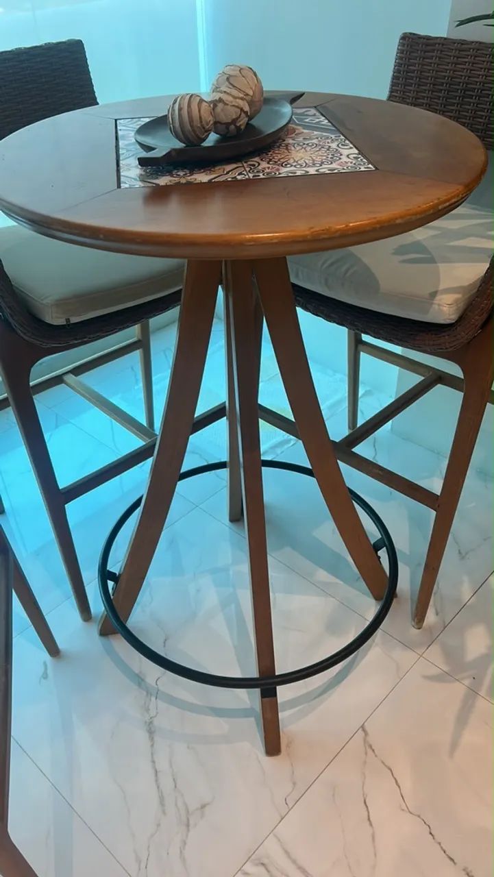 Vendo mesa linda estilo bar com 3 cadeiras - Foto 2