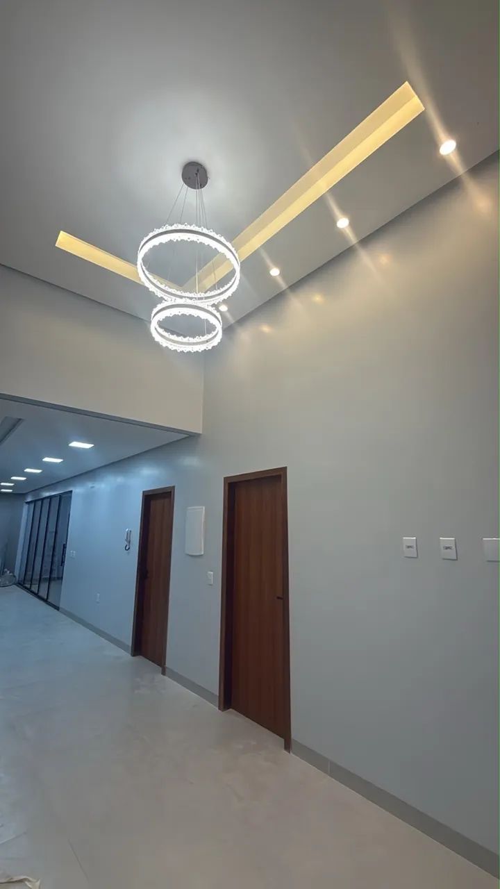 ALUGA-SE casa com piscina 