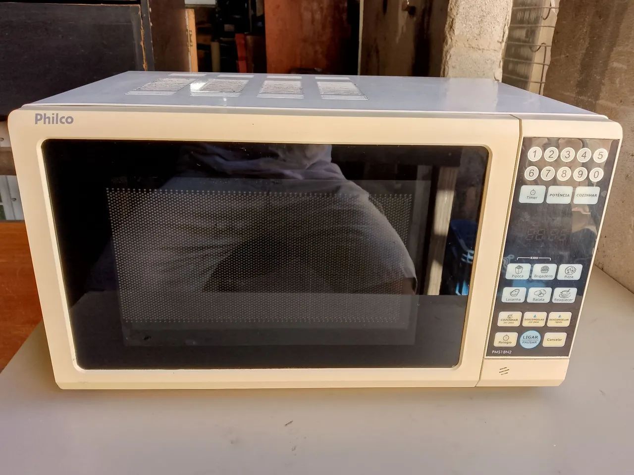 Microondas Philco 18L.