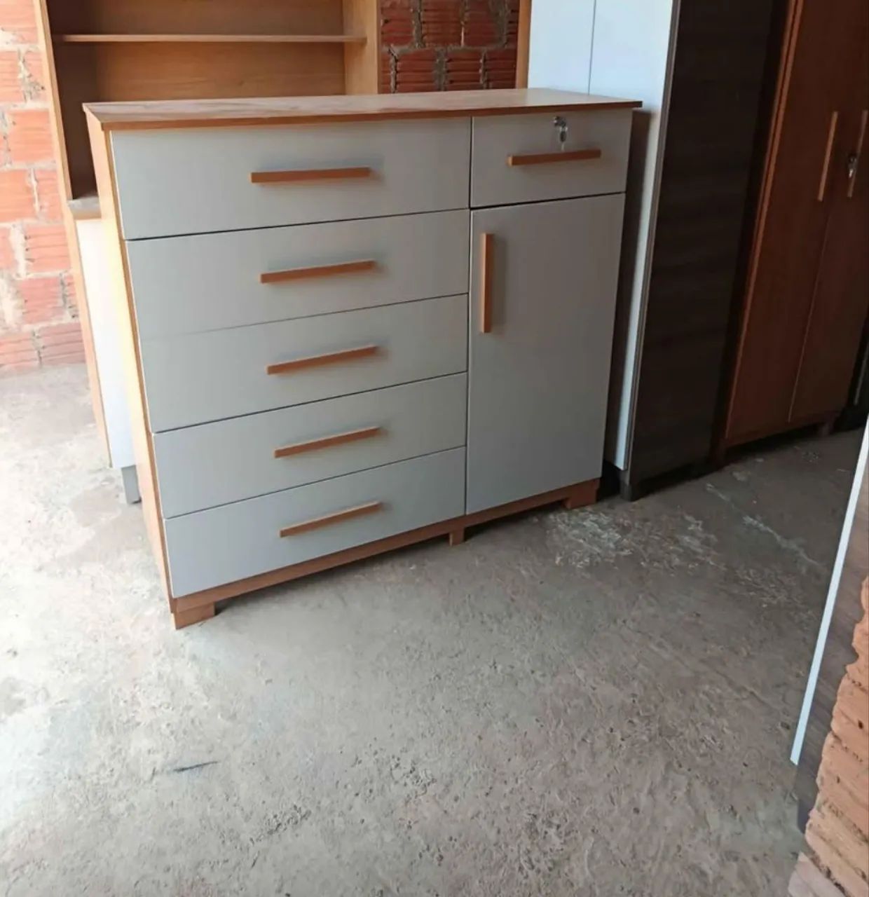 Cômoda de quarto 5 gavetas