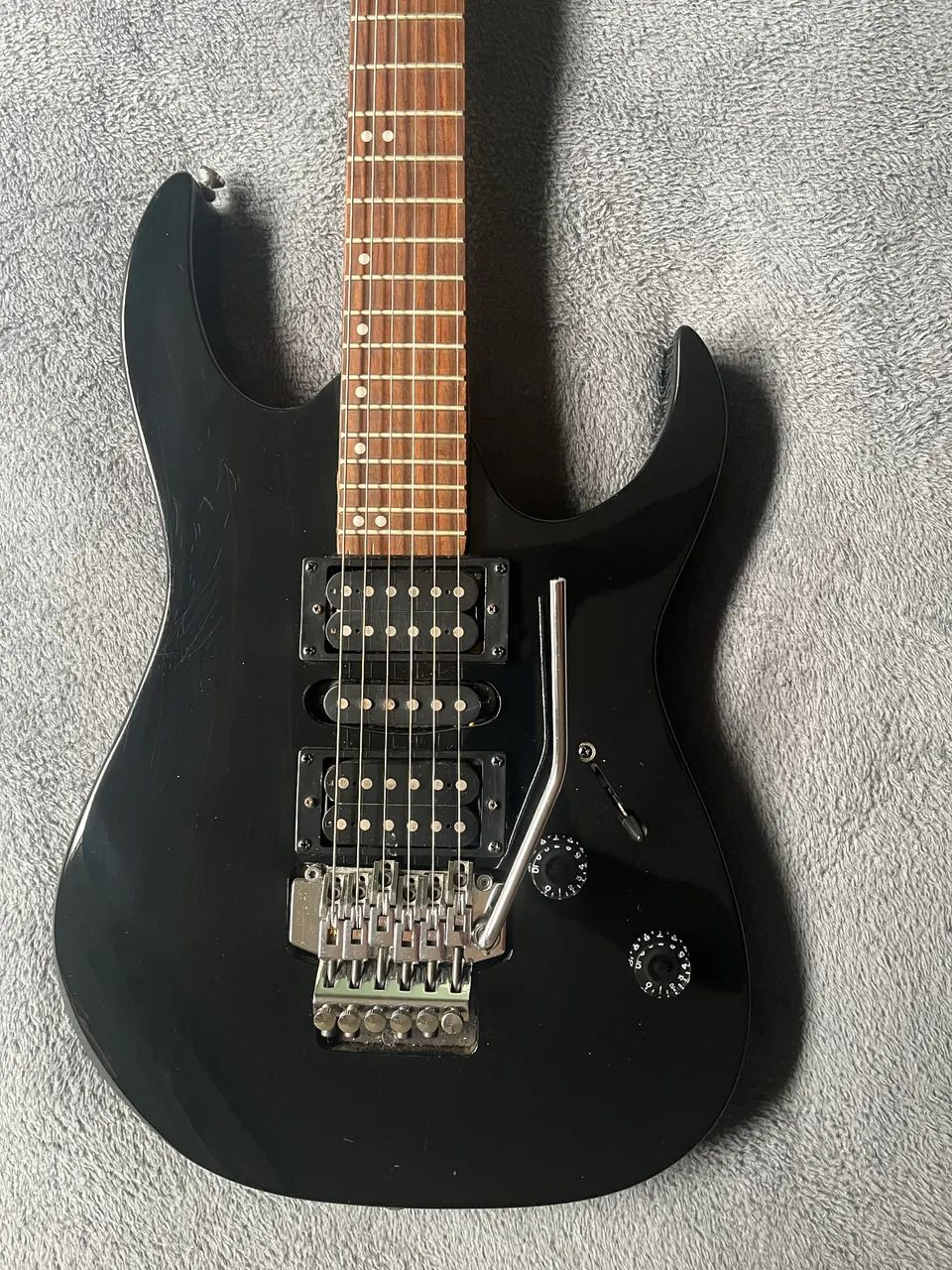 Guitarra Washburn WR-154