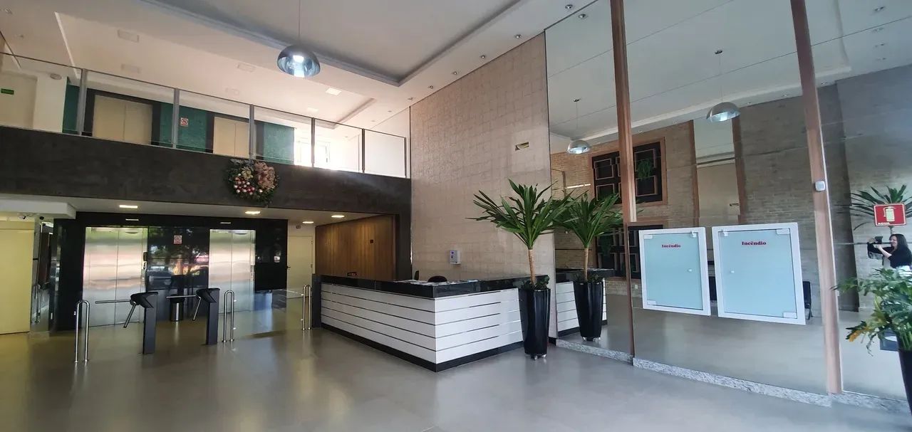 Excelente sala para aluguel no Edifício  Blumenpark com 93 m² privativos em Centro - Rolân