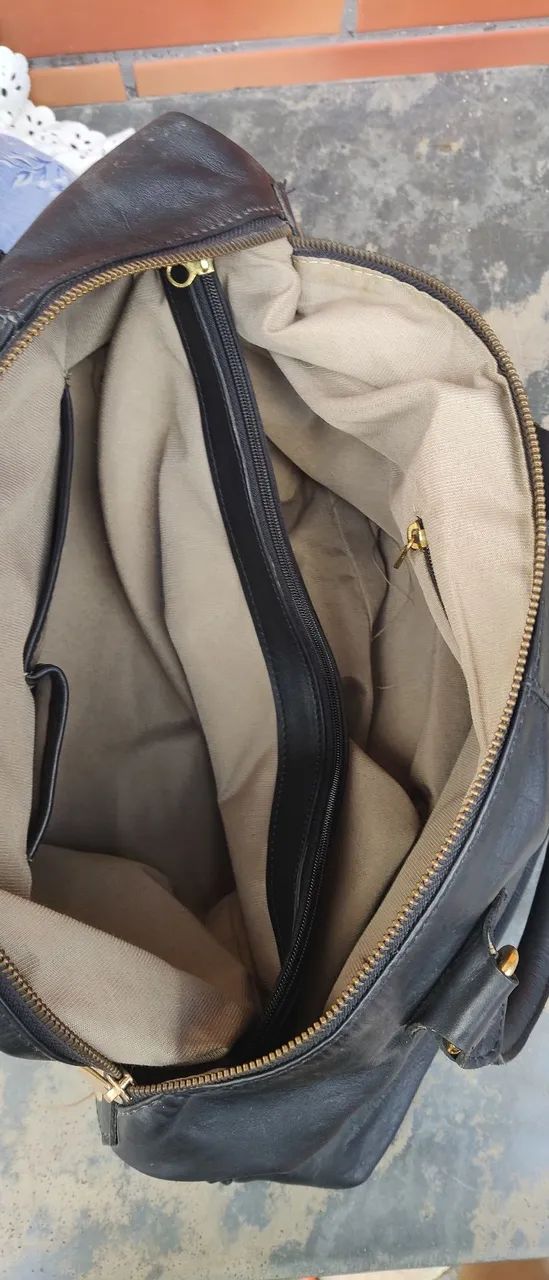 Bolsa de Couro legítimo  grande , espaçosa ,serve para notebook  - Foto 3