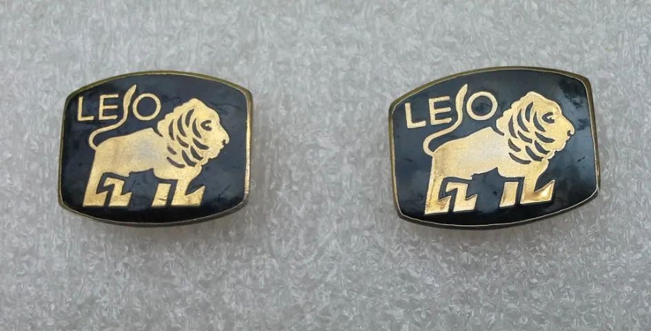Par de Abotoaduras Vintage - Signo de Leão - Anos 1980