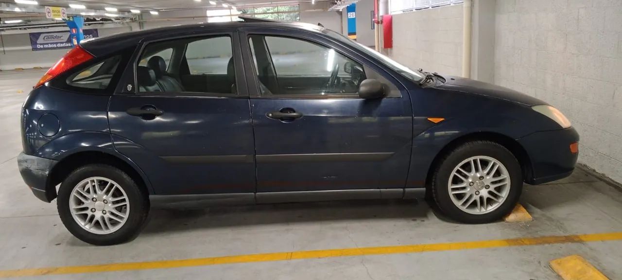 Ford Focus Ghia/ XR 2.0 /ghia 2.0 16V Flex 5P 2001