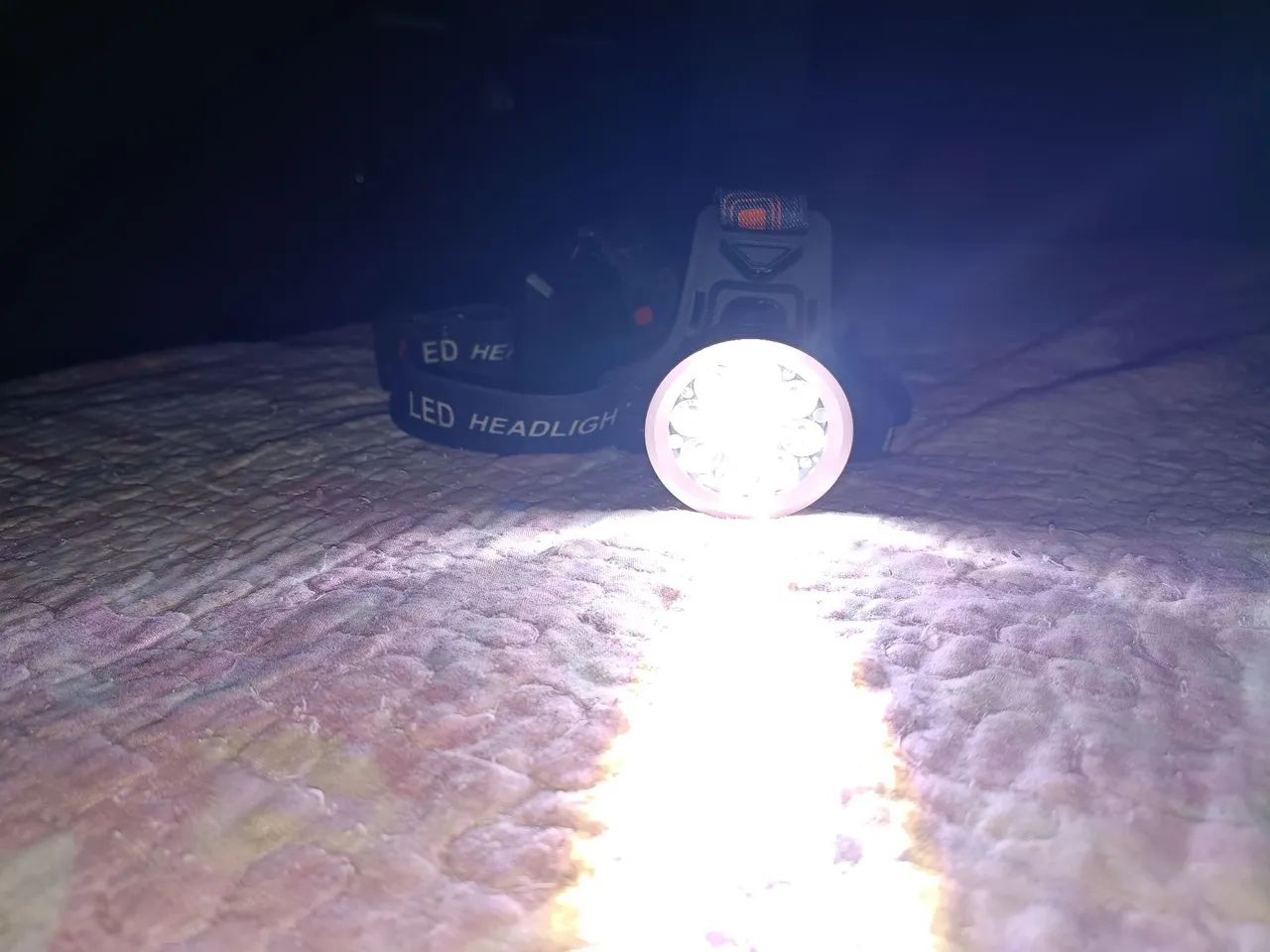 Lanterna de cabeça carregável USB. - Foto 5