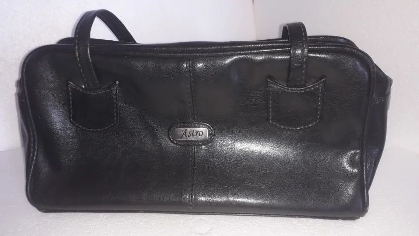 Bolsa feminina Astro cor preta usada mas conservada