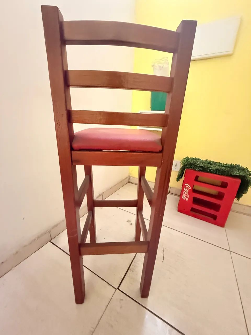 BAIXOU? $100,00.  Banqueta de madeira  - Foto 4