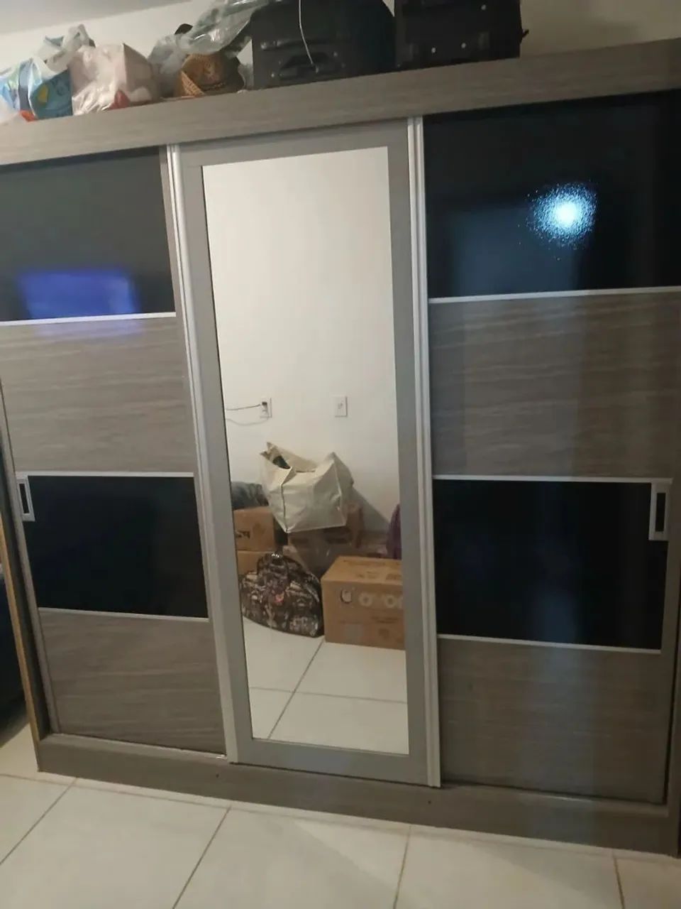 Guarda roupas gigante casal usado 
