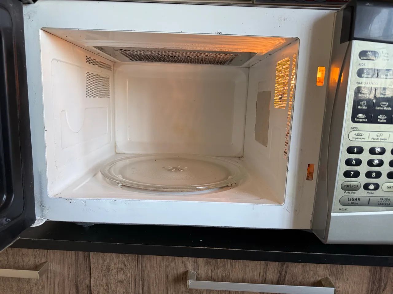 Microondas eletrolux 28 l - Foto 5