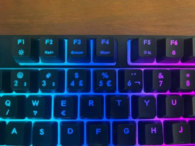 Teclado Cooler Master MS111 RGB Usado - Foto 2