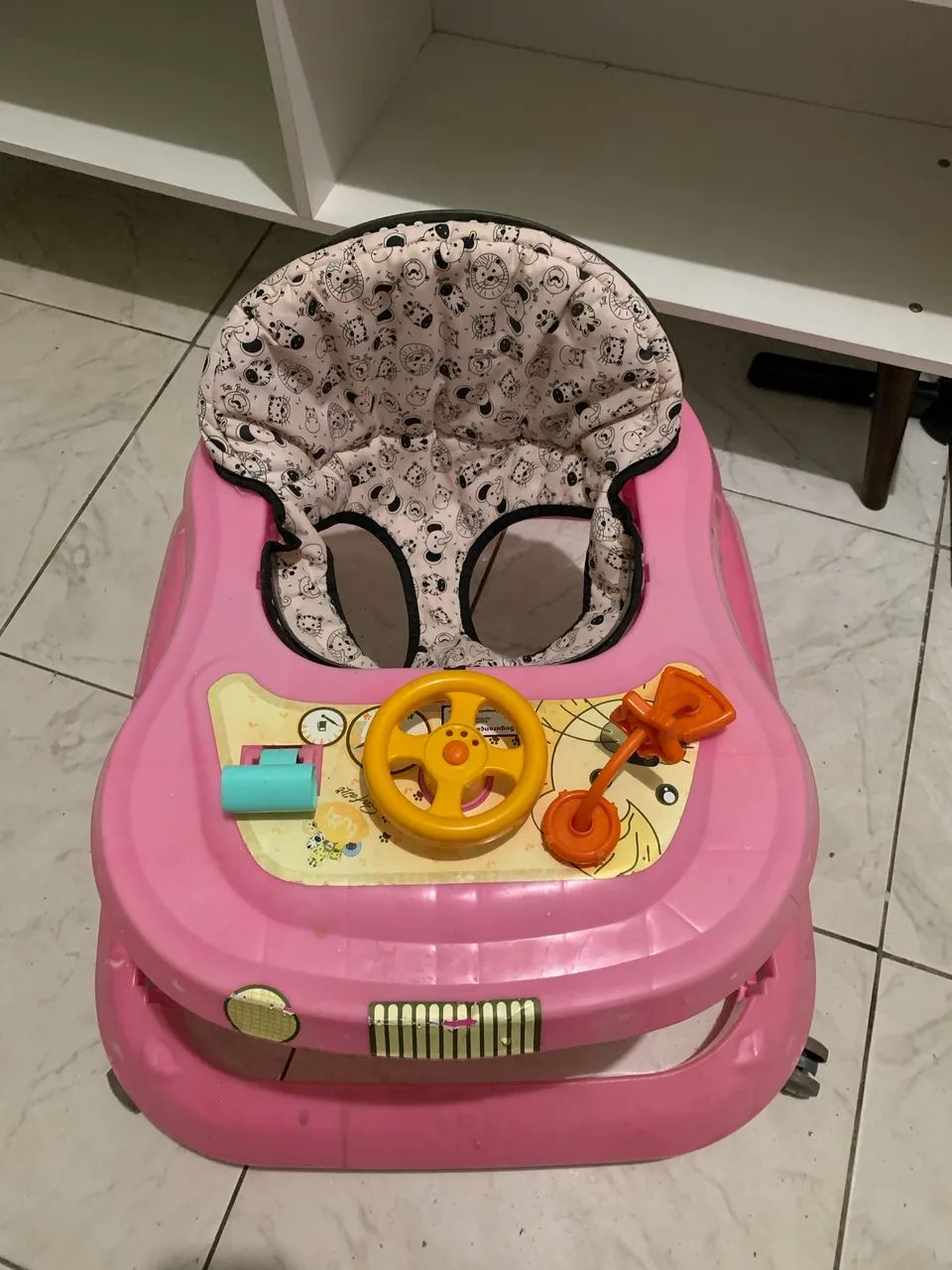 ANDADOR DE BEBÊ SUPER CONSERVADO