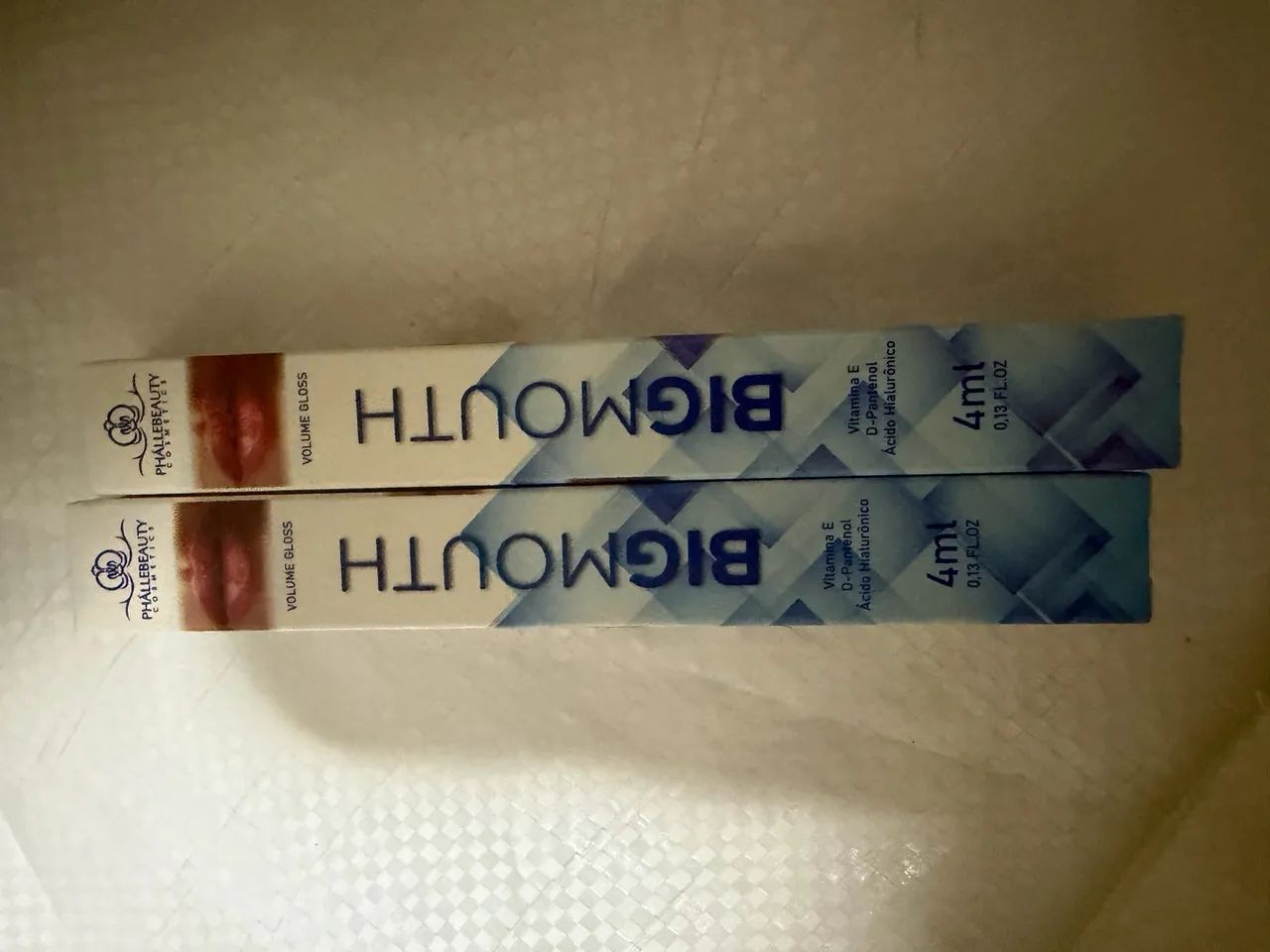Gloss aumenta o lábio 
