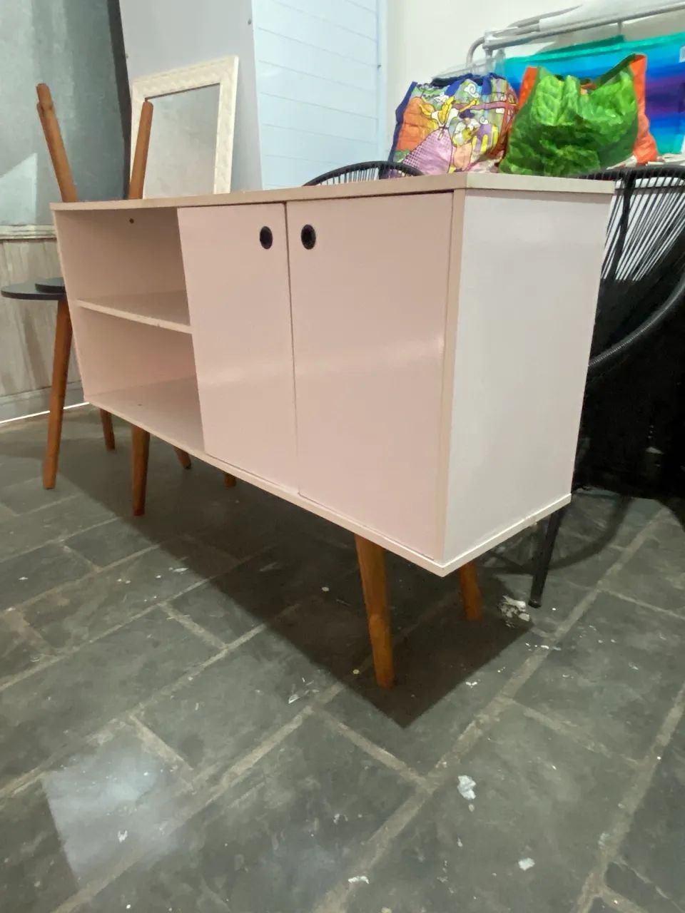 Buffet Vintage 120cm Retrô com 2 Portas e Pés Palito