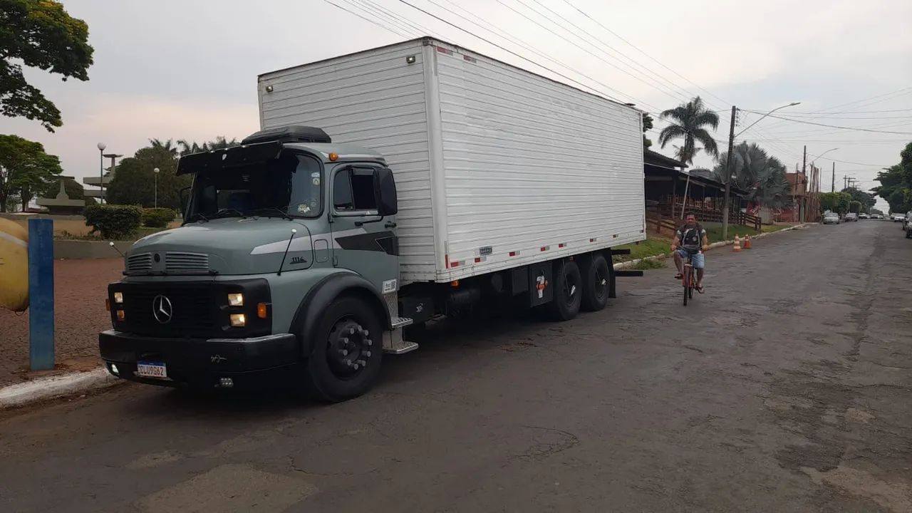 Fretes e mudanças caminhão truck 