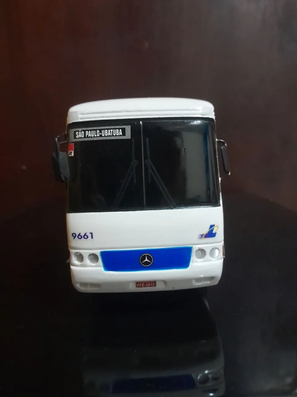 Miniatura de ônibus Viação Litorânea - Modelo O-400 Mercedes-Benz - Escala 1:32