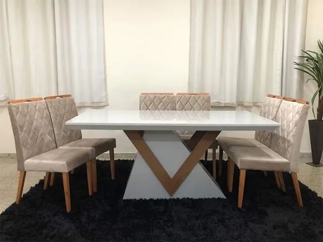 Mesa de Jantar com Tampo de Vidro Branco e 8 Cadeiras na cor Bege