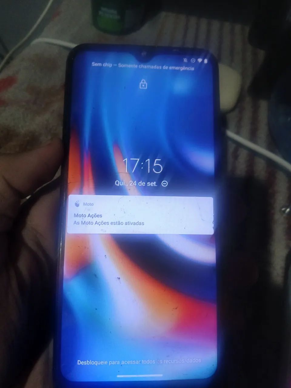 Celular, motorola funcionando.