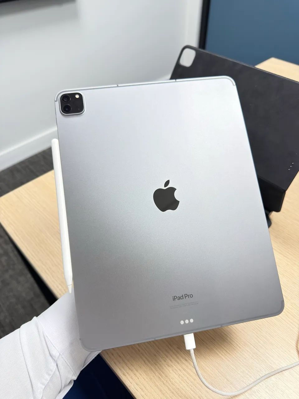 Ipad Pro wifi-5g 256gb + Pencil + Teclado - Tablets e E-Readers