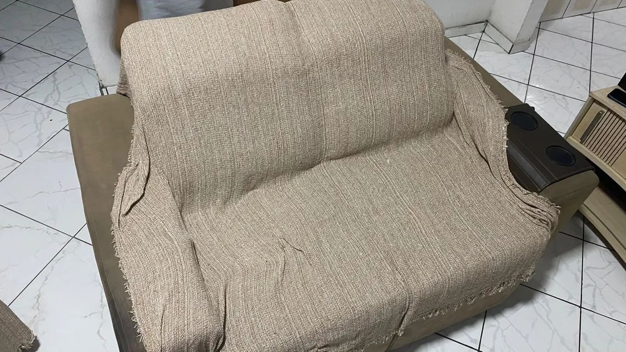 Sofá 2 lugares 