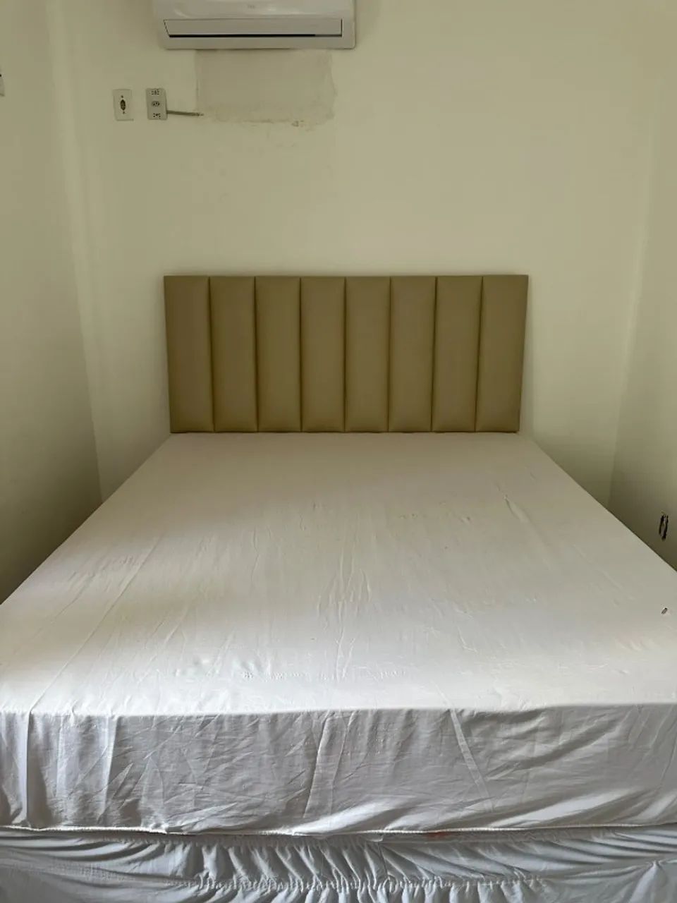 CAMA CASAL BEM CONSERVADA 