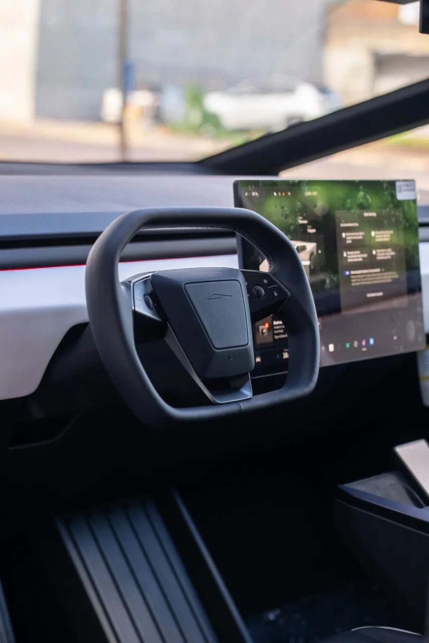 Tesla Cybertruck Foundation, foto 10 de 17