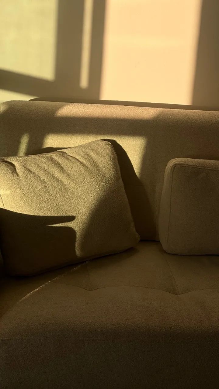 Lindo sofá de 4 lugares - Foto 2