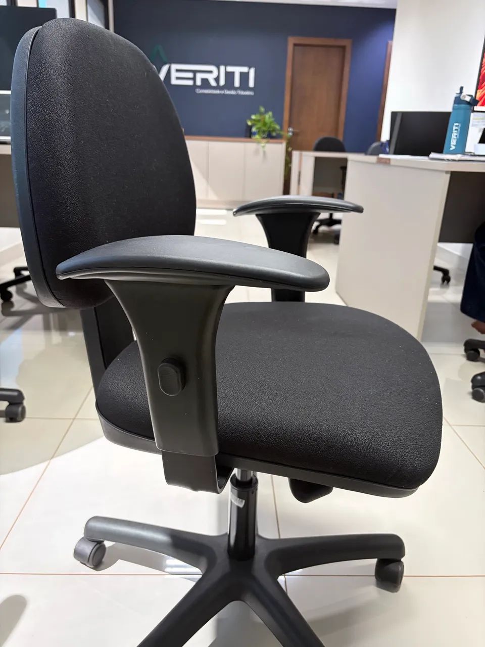 Cadeira de escritório Flexform - Foto 4