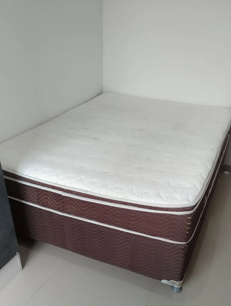 Cama box casal