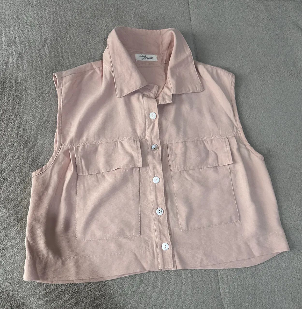Blusa feminina com botões 