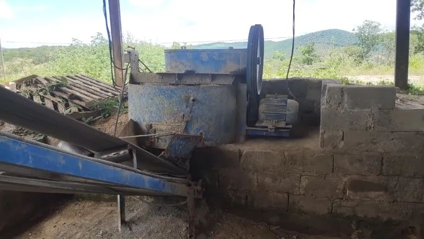 MÁQUINA DE FABRICAR BLOQUETE E MEIO-FIO - Foto 4