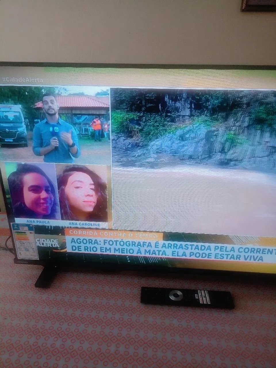 Vendo essa smartv nova apenas um mês de uso 