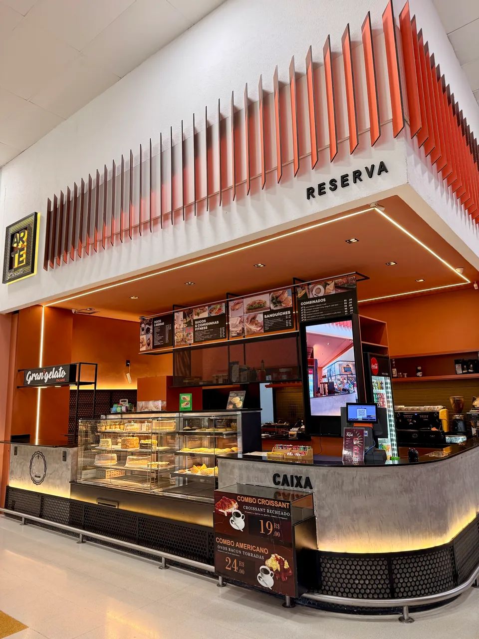 Cafeteria no centro de Itajaí em plena operação  - Foto 3
