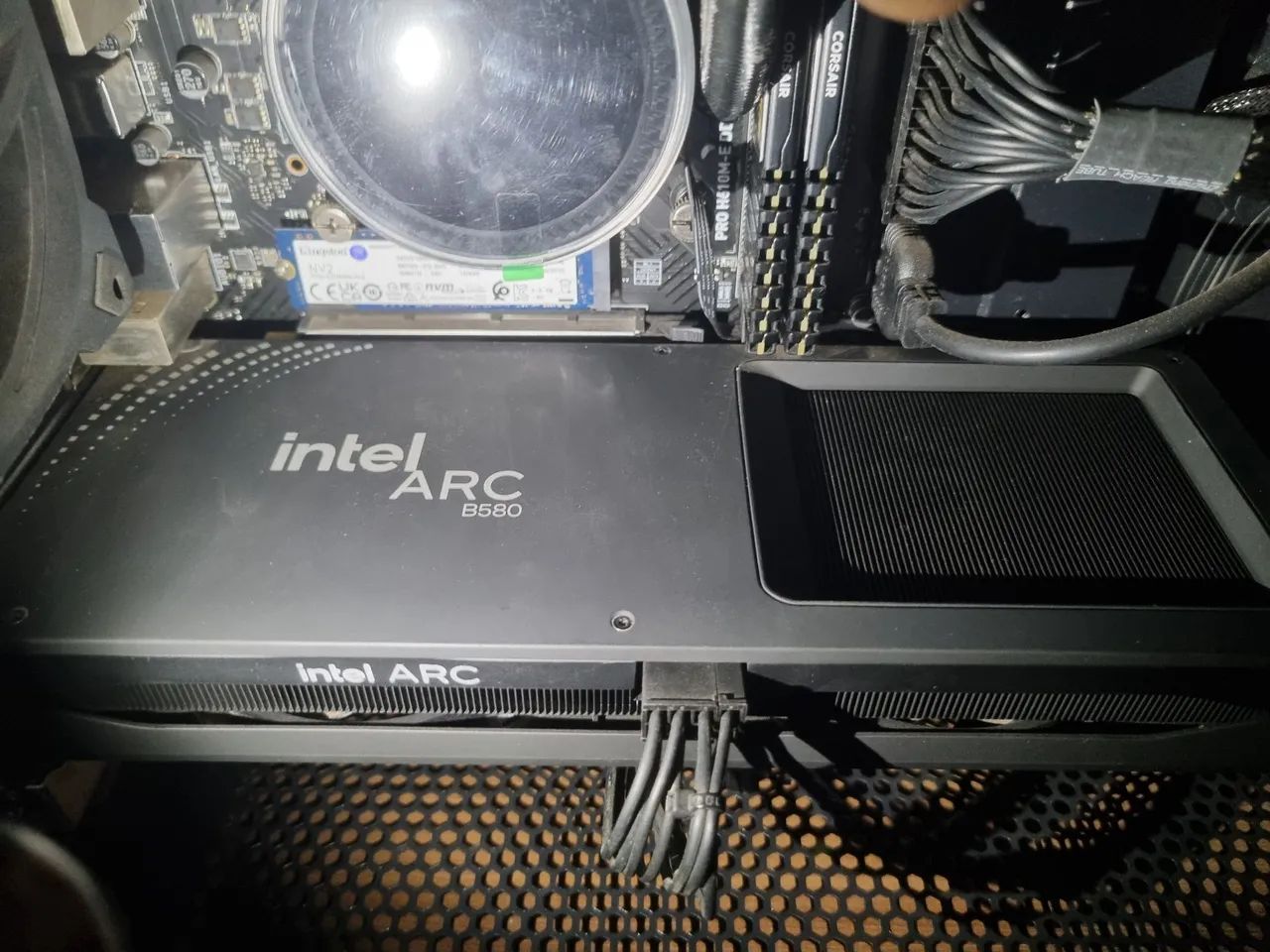 Vendo Placa de Vídeo Intel Arc B580 Limited Edition - Foto 2