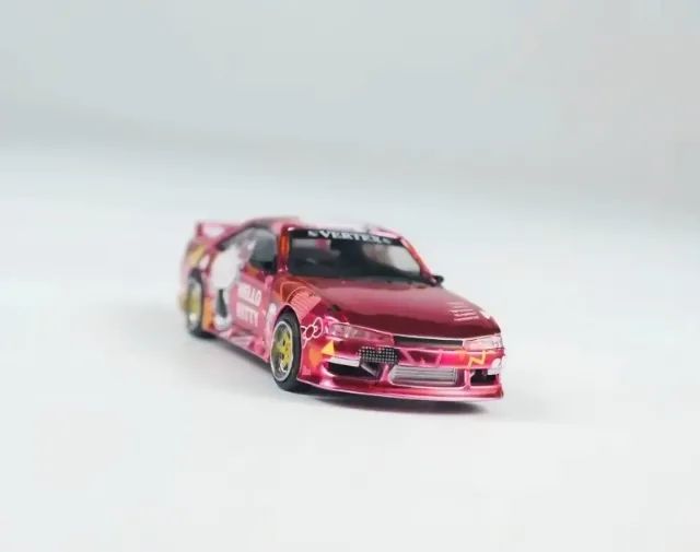 Miniatura 1/64 Tarmac Works Vertex Nissan Silvia S14 Hello Kitty