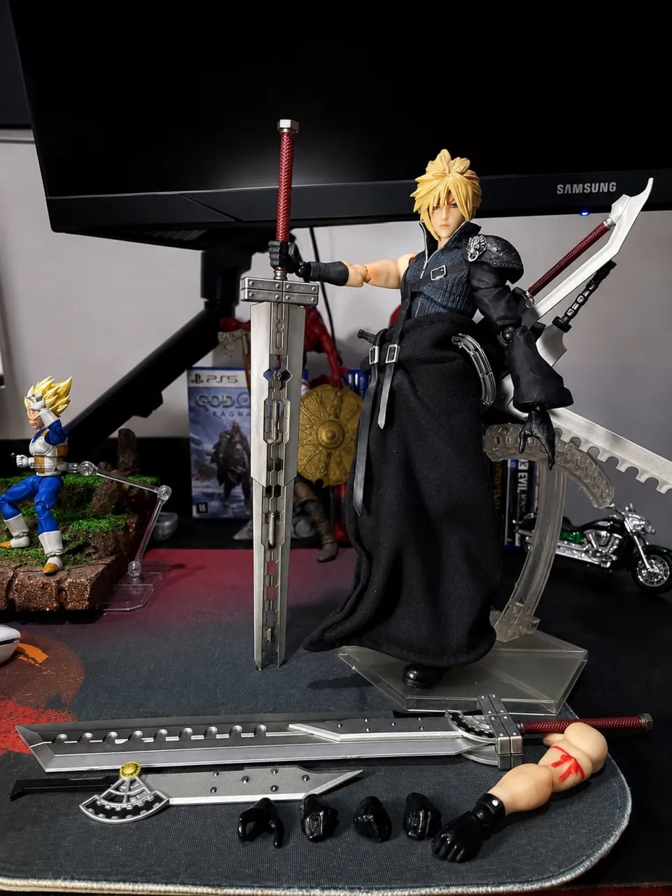 Cloud Strife Play Arts Kai Bootleg Final Fantasy VII  - Foto 4