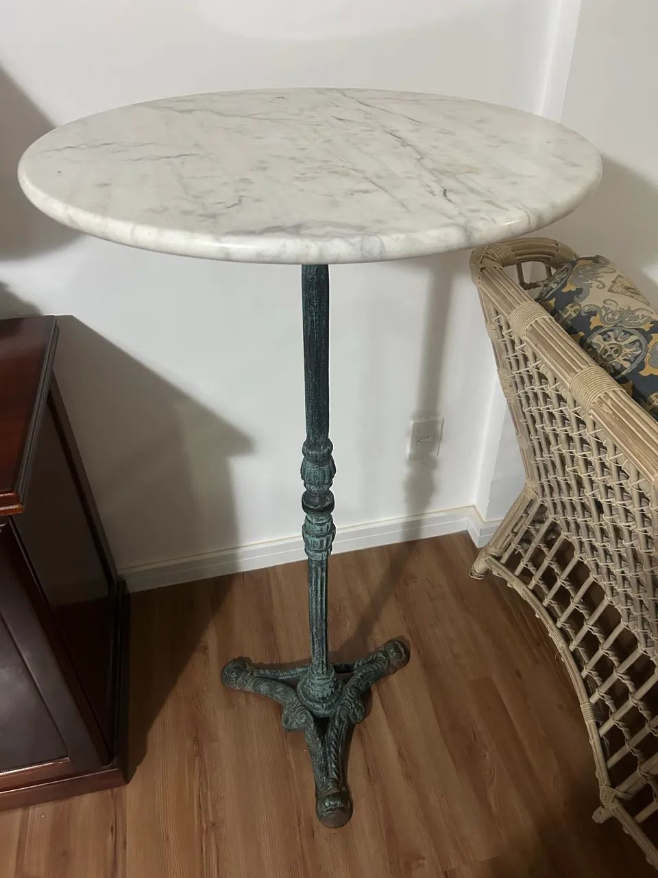 Mesa Bistrô tampão de mármore e pé de ferro  - Foto 2