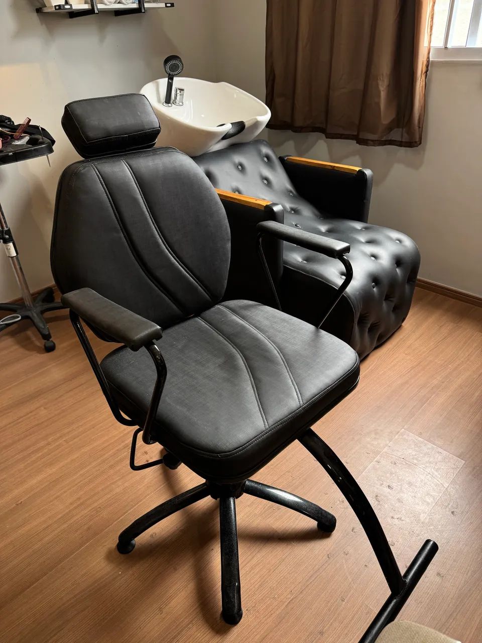 LAVATÓRIO E CADEIRA HIDRÁULICA / SALÃO  - Foto 2